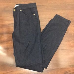 NWT dark wash skinny jeans - Forever 21